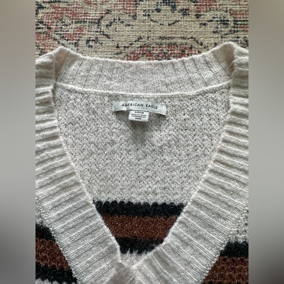 AMERICAN Eagle Waffle Knit V-Neck Sweater/Size Small - Picture 2 of 6